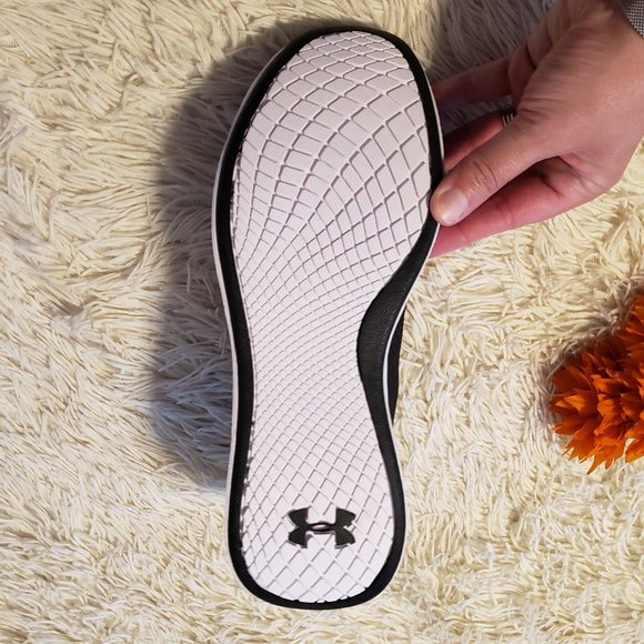 NEW Under Armour Charged Aurora 2 3025060-001 Women Black/White Size 9.5 Shoes - Picture 3 of 7